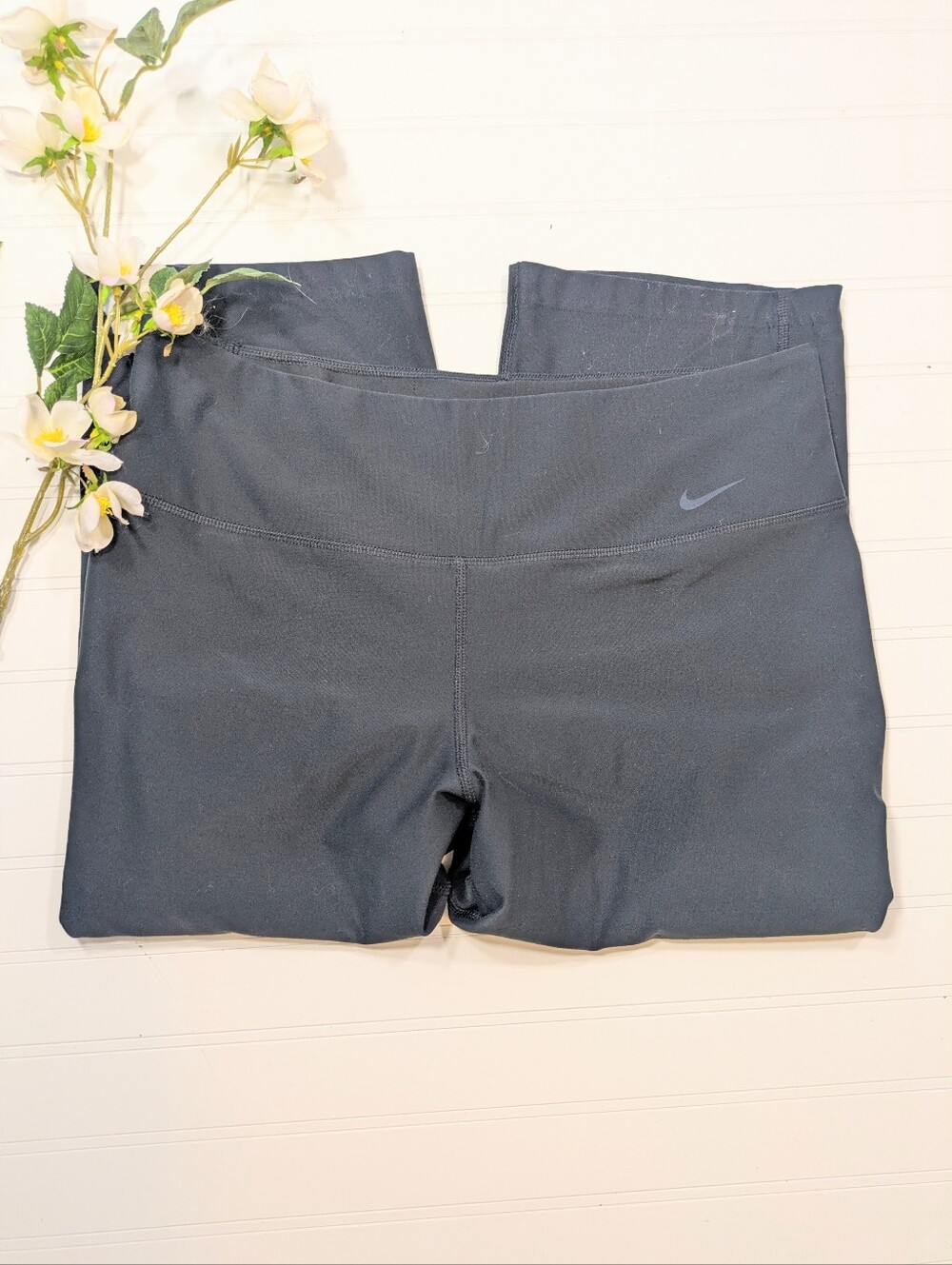 Nike Black Dri-Fit Straight Leg Cropped Athletic Pants